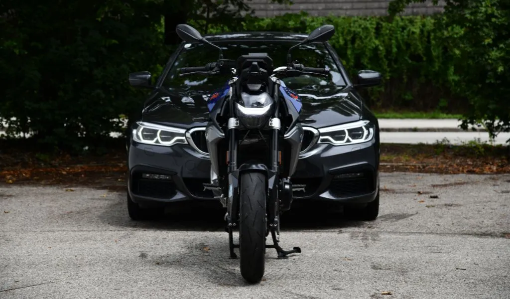 Settembre al volante: 6 controlli indispensabili per auto e moto