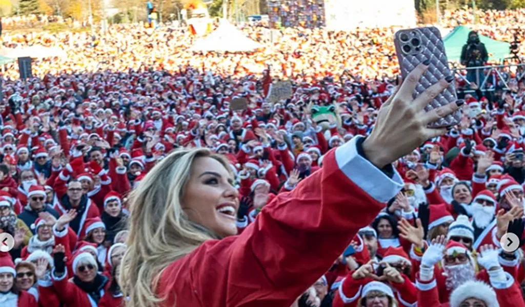 Un Fiume Rosso di Solidarietà: Mo.Vi Co-Protagonista del Raduno dei Babbi Natale 2025
